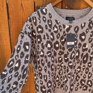 NWT Lucky Brand Grey Leopard print sweater size Medium